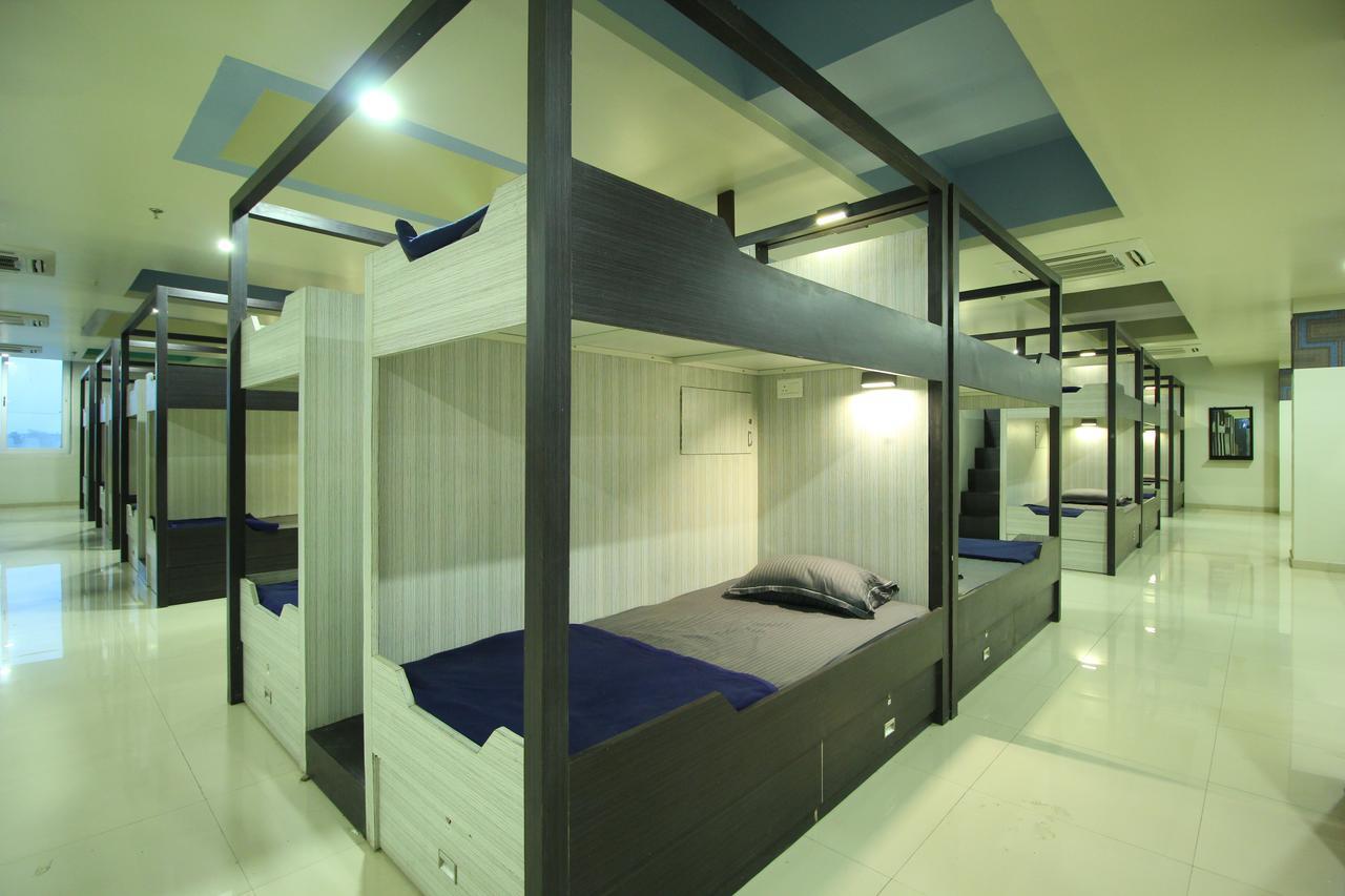 Jackpot Room In & Out Dormitory Ahmedabad Bagian luar foto