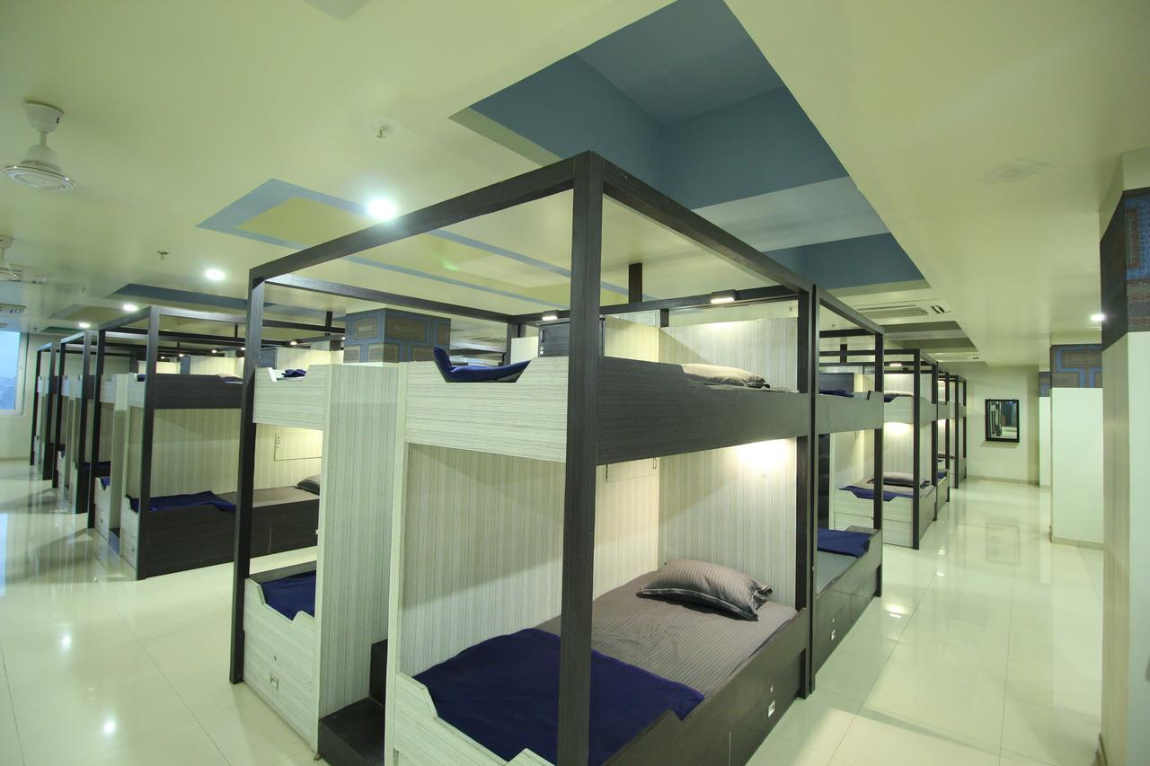 Jackpot Room In & Out Dormitory Ahmedabad Bagian luar foto