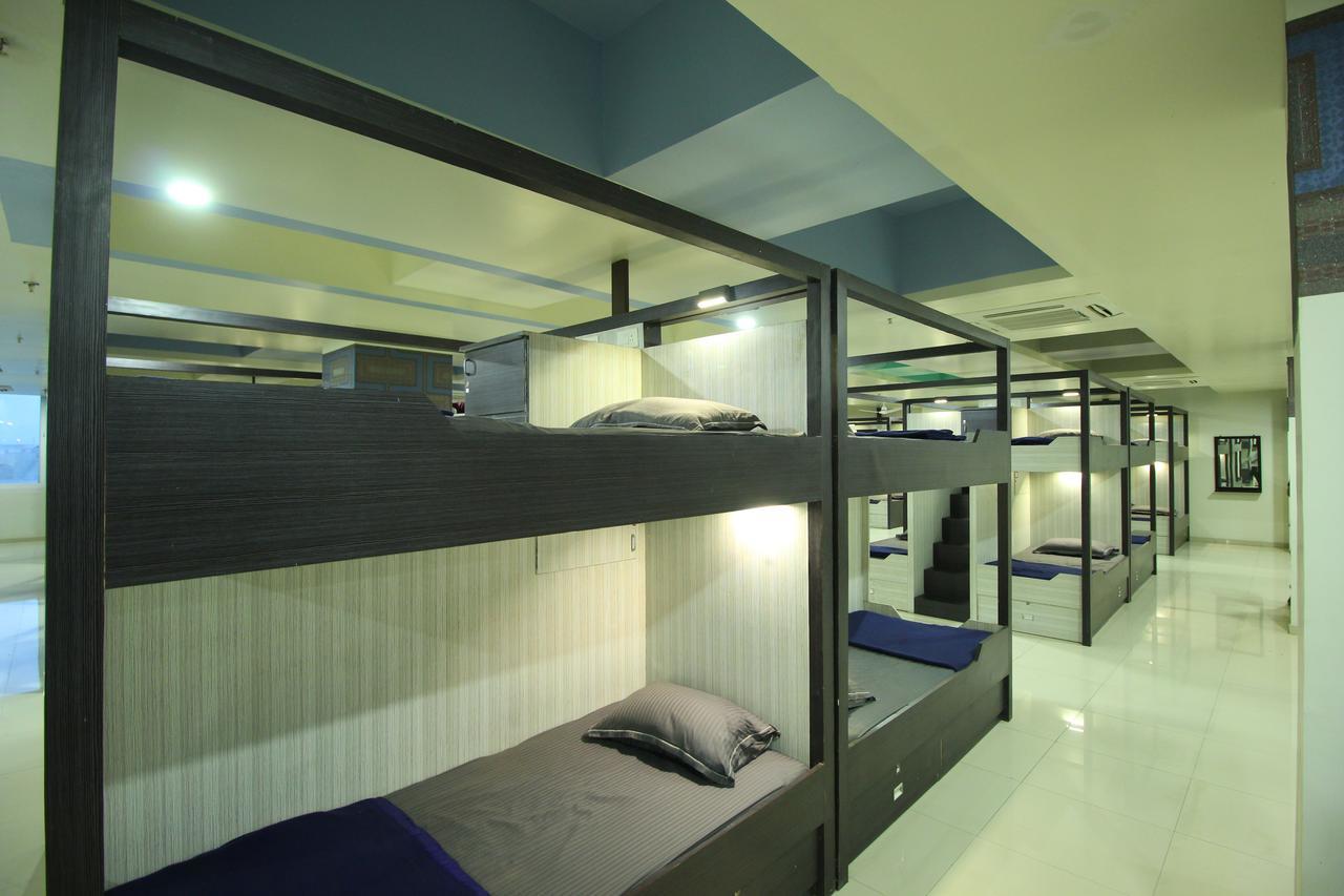Jackpot Room In & Out Dormitory Ahmedabad Bagian luar foto