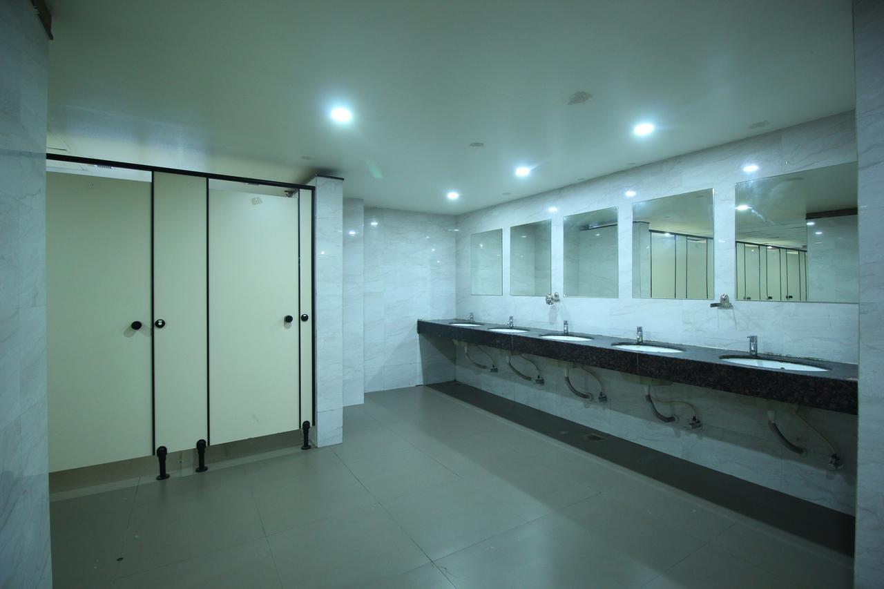 Jackpot Room In & Out Dormitory Ahmedabad Bagian luar foto