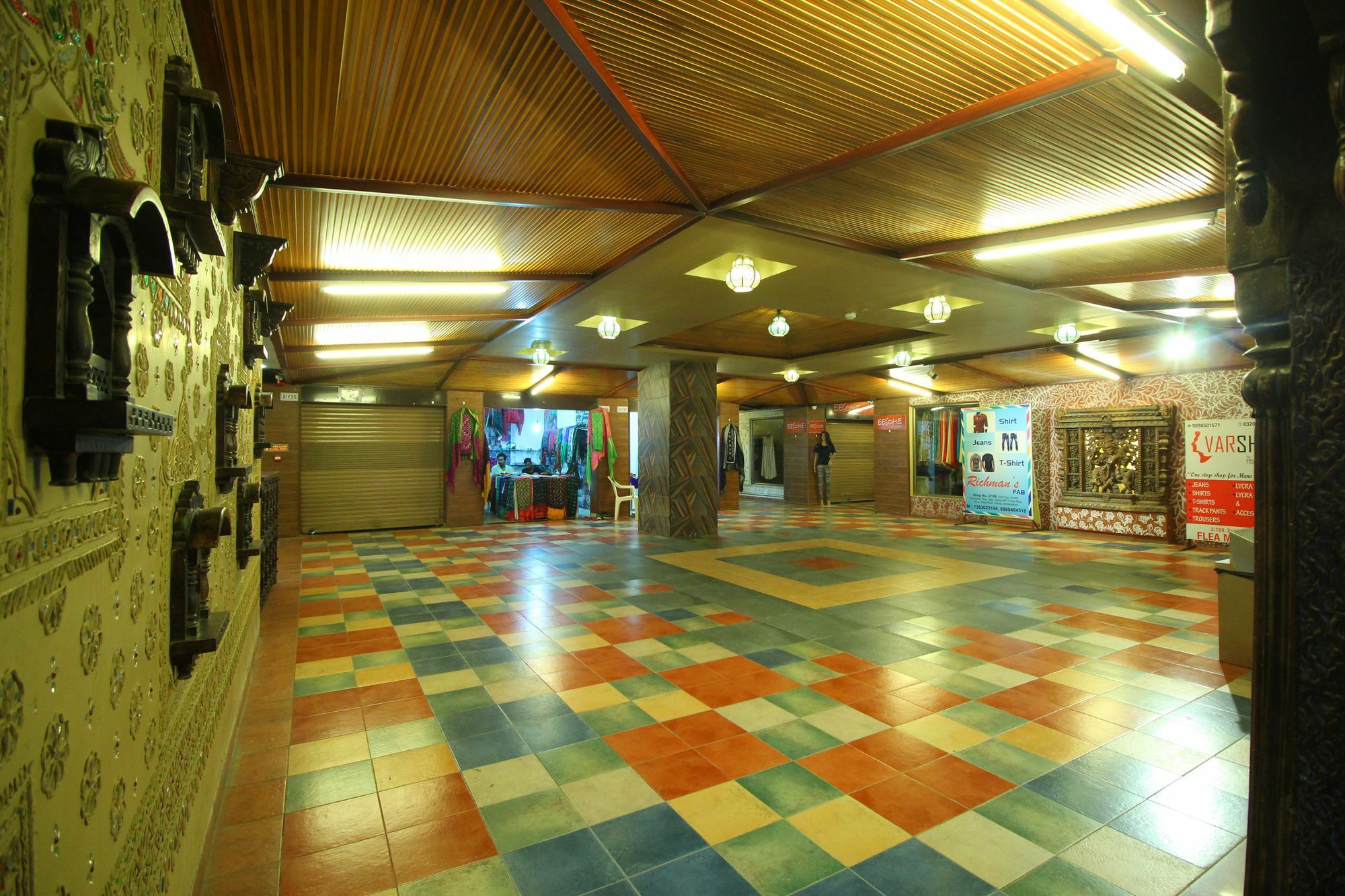 Jackpot Room In & Out Dormitory Ahmedabad Bagian luar foto